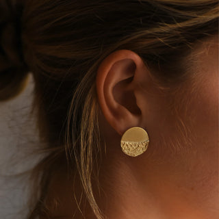 8.6.4 - Half Textured Disc Studs
